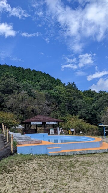 【京都府】末山・くつわ池自然公園キャンプ場/2022年夏と秋の狭間で雷雨&霧の林間ソロ徒歩キャンプ/プール