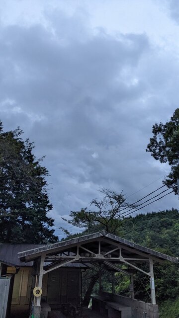 【京都府】末山・くつわ池自然公園キャンプ場／2022年夏と秋の狭間で雷雨＆霧の林間ソロ徒歩キャンプ／嵐の予感